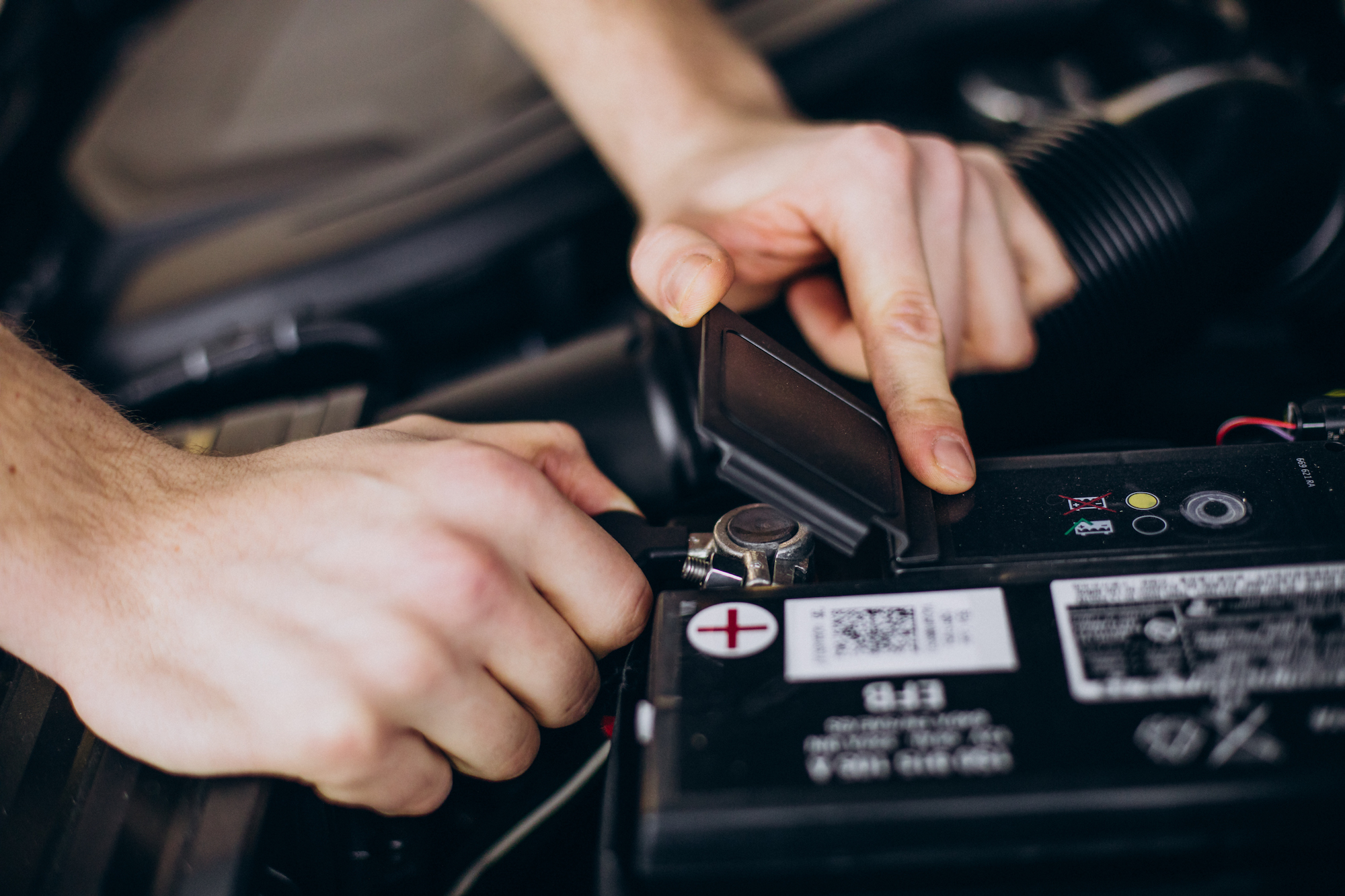 Batteria auto in estate: cosa fare per evitare brutte sorprese