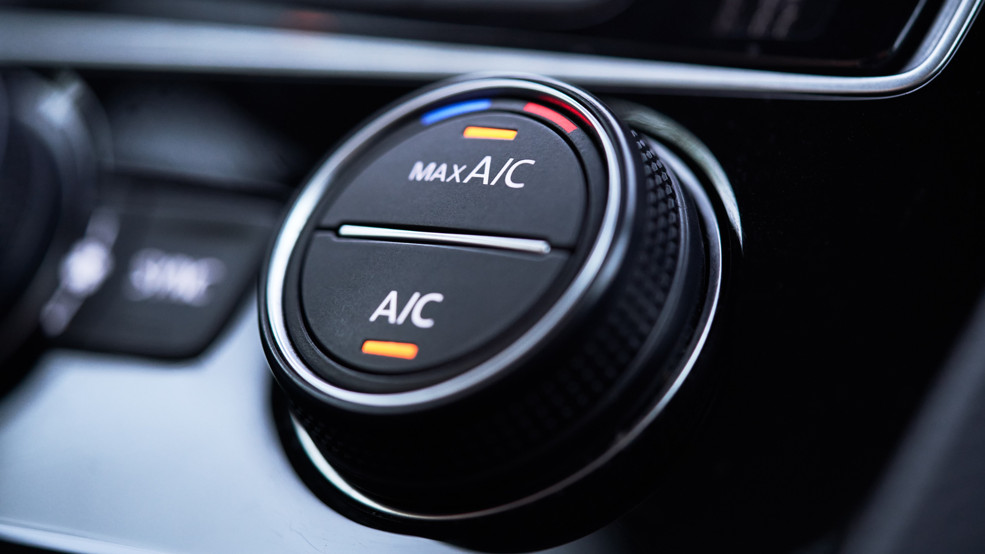 Climatizzatore auto: perché ricaricarlo prima che arrivi il caldo estremo