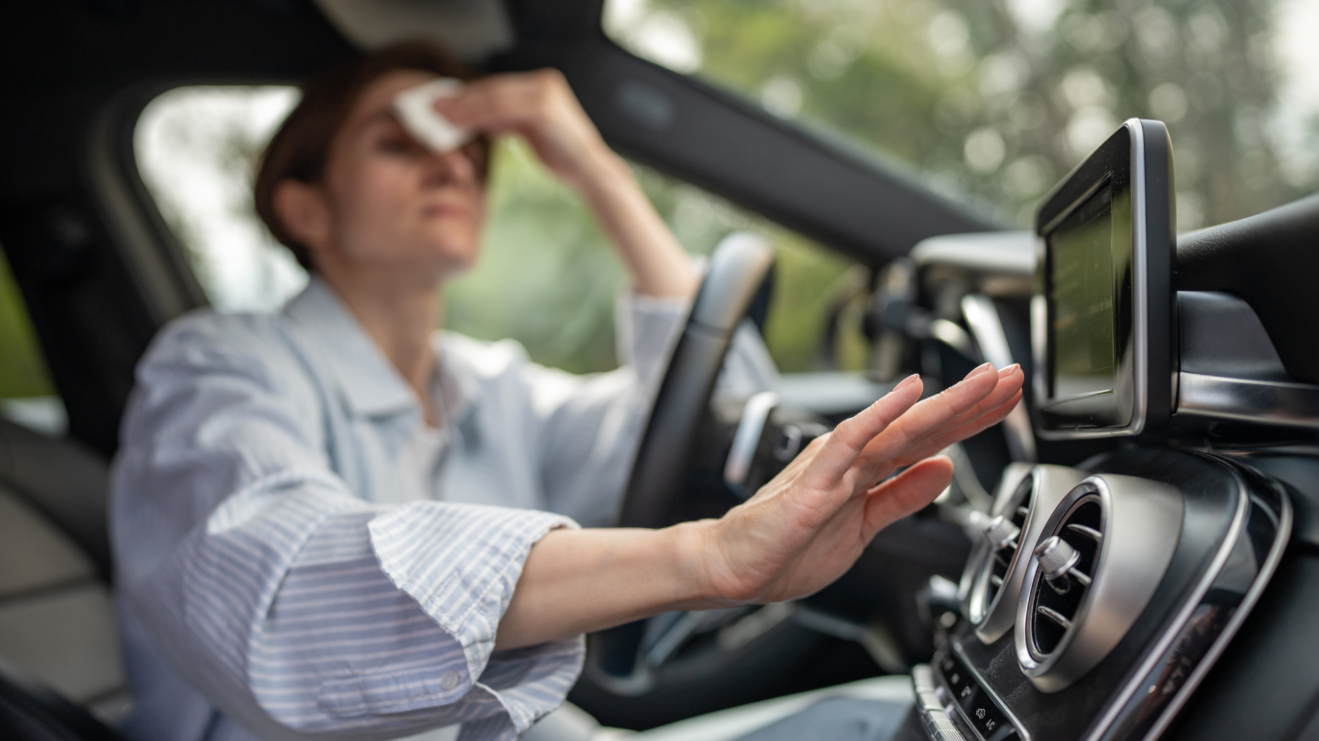 Guidare con il caldo: 7 errori da evitare per non danneggiare l’auto