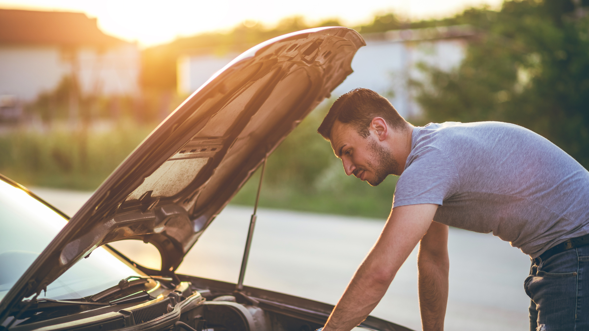 Auto sotto il sole: come proteggere carrozzeria, interni e pneumatici dal caldo estremo